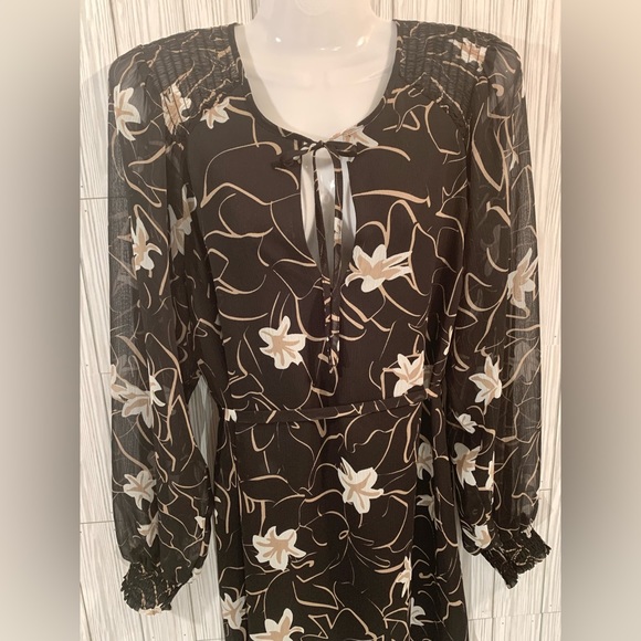 Long Sleeve Elastic Waist Band Midi Dress - Picture 4 of 6